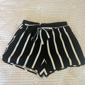 VENUS Black and White Vertical-Stripe Tie-Waist High-Rise Shorts
